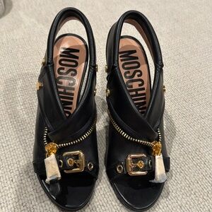 MOSCHINO Biker Zip Detail Elegant Stiletto